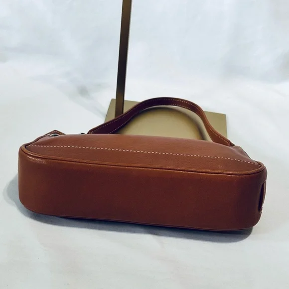 Coach Vintage Hampton Demi Leather Shoulder (pochette) Bag - Picture 5 of 9